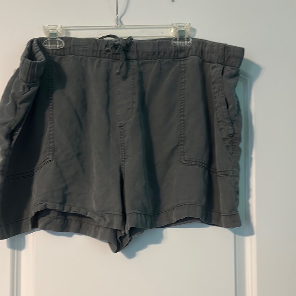 GAP distressed Gray Shorts Relaxed Fit